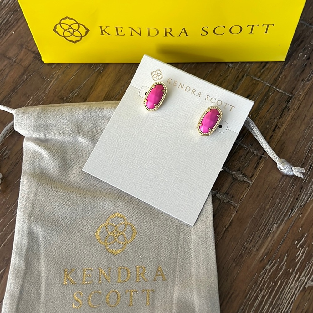 Magenta and gold Kendra Scott stud earrings